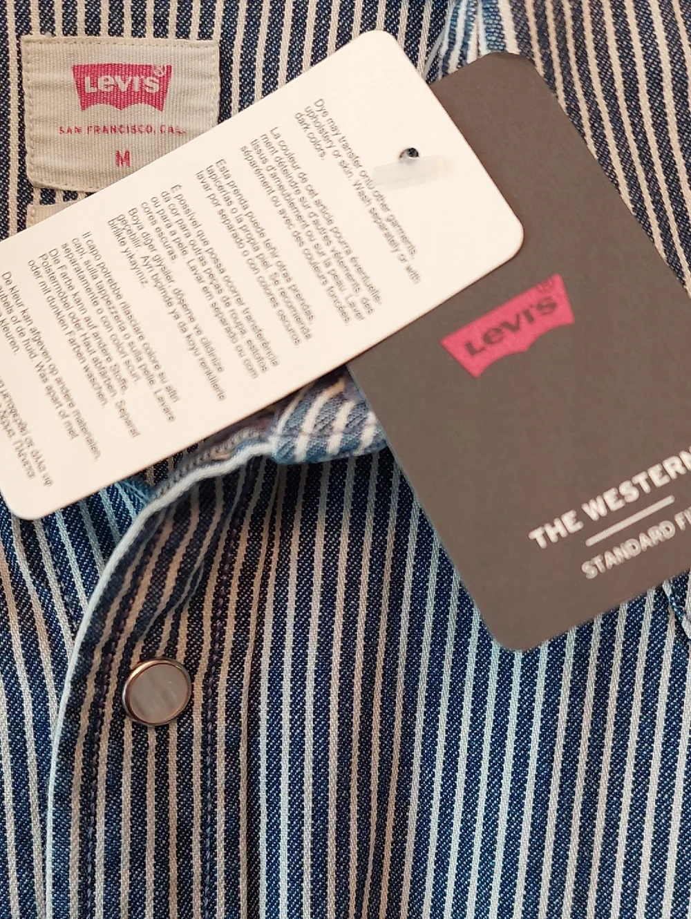 Levi's Men's Shirt, M,NWT - Picture 2 of 10